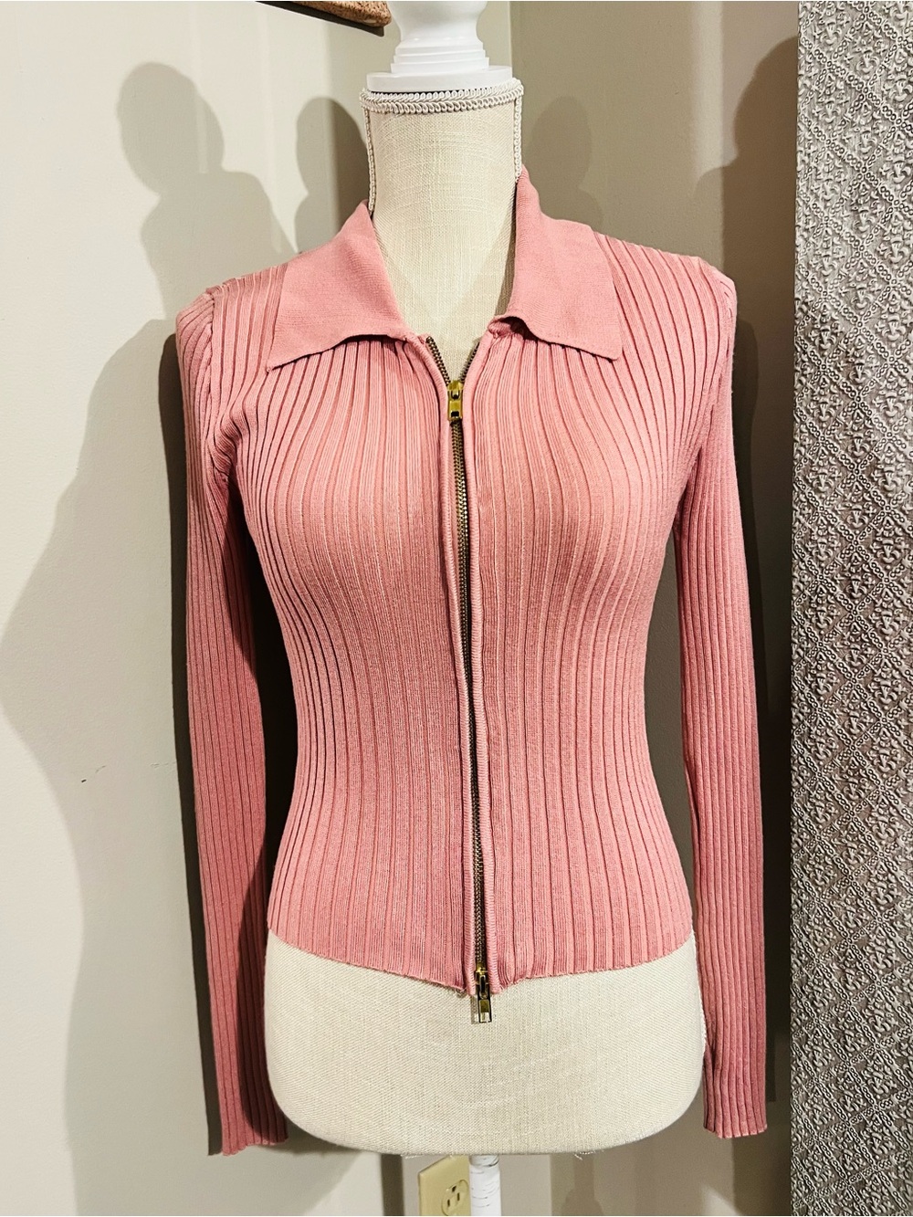 No Boundaries Rose Pink Gold Zipper Long Sleeved Zip Up Sweater Preppy Small
